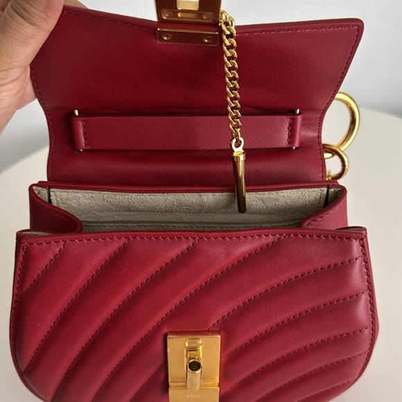 CHLOE *NEW* Drew Red Bag with Gold hardware & Dust Cover in Excellent Condition - Picture 13 of 17